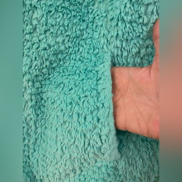 Girl’s The North Face Fuzzy Fleece Jacket Size XL (18) - Picture 6 of 7